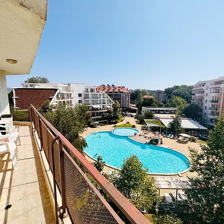 Apartment Two-bed Flat In Sunny With Pool View *
