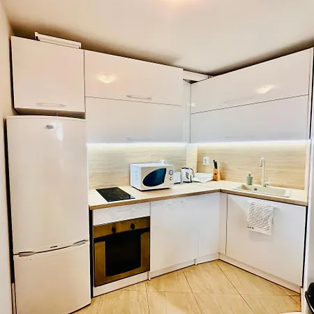 Apartment Two-bed Flat In Sunny With Pool View *